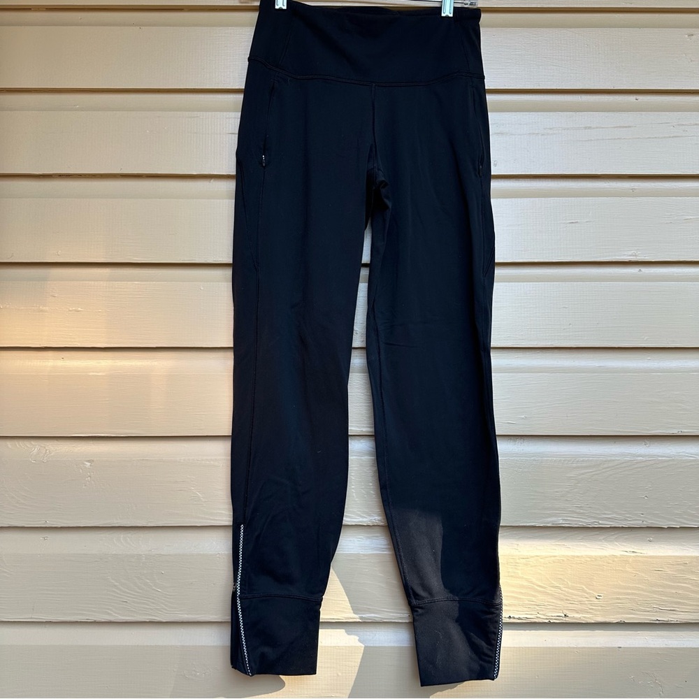 Lululemon black joggers zipper ankle size 4 workout athletic running high rise